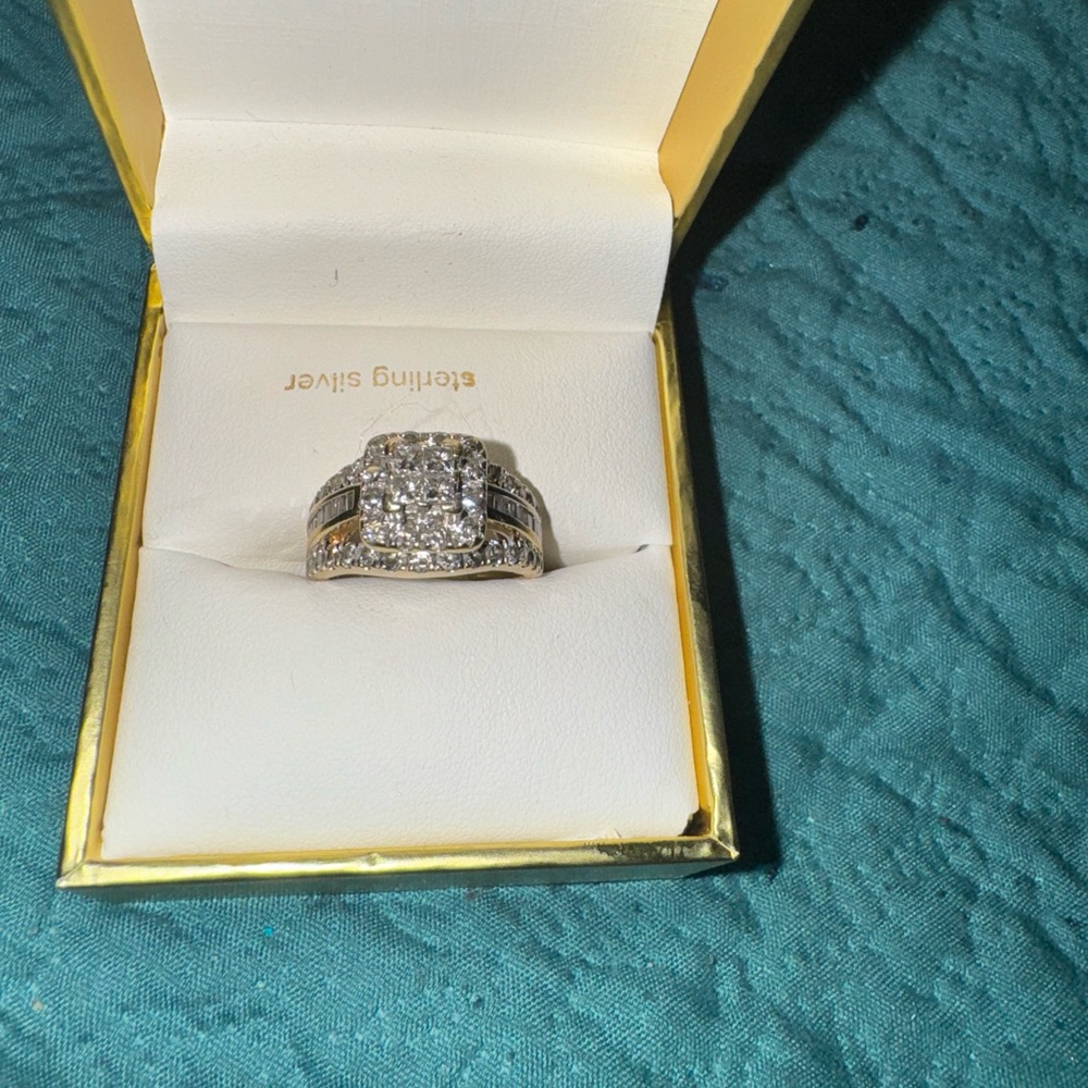 100% 14kt gold 2 karat diamond ring